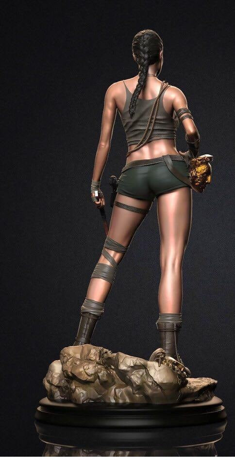 This 1/6 scale Lara Croft 12K hand-painted figure